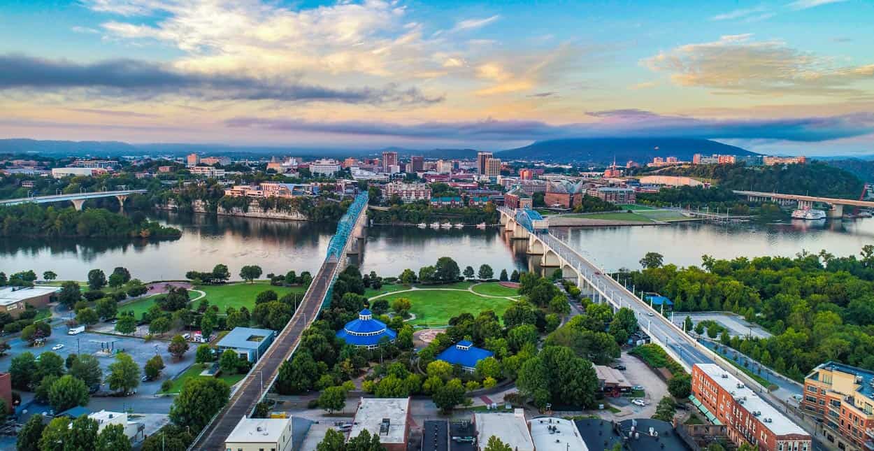 Single in Chattanooga, TN? 9 Places and Apps to Find a Date