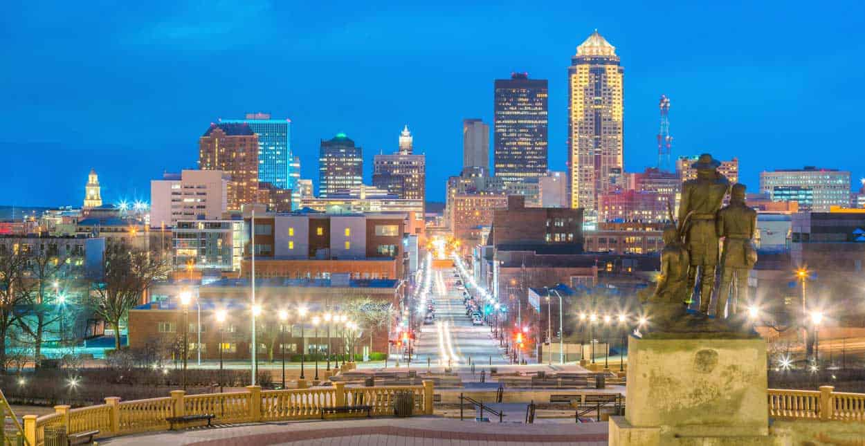 Single in Des Moines, IA? 10 Places and Apps to Find a Date