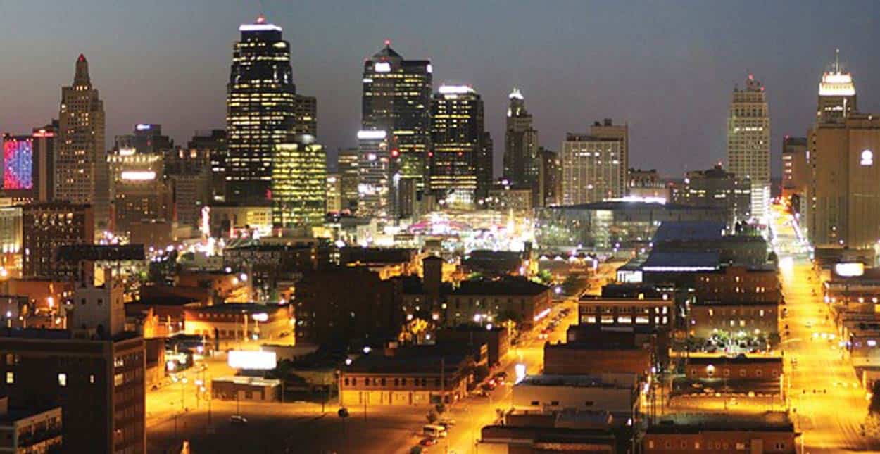 Single in Kansas City, KS? 9 Places and Apps to Find a Date