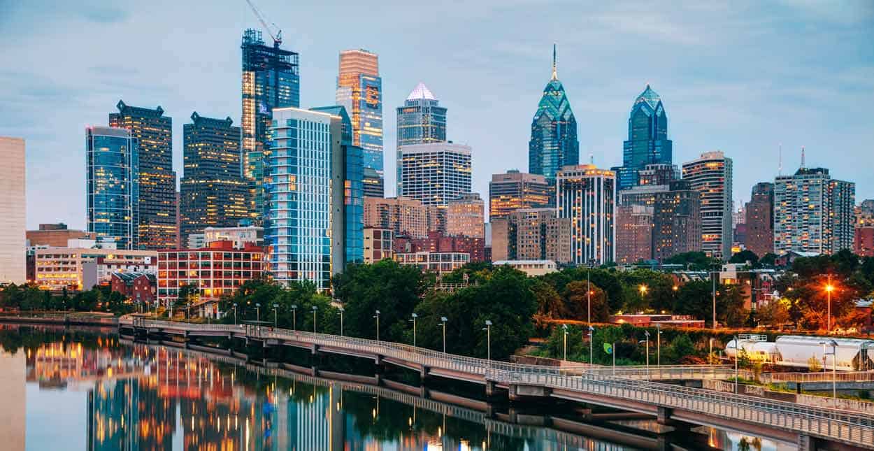Single in Philadelphia, PA? 9 Places and Apps to Find a Date
