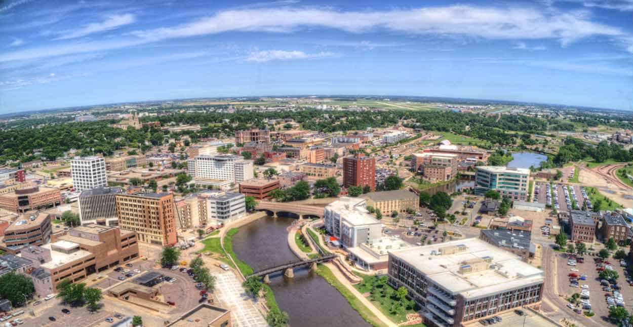Single in Sioux Falls, SD? 9 Places and Apps to Find a Date