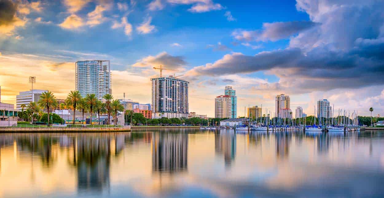 Single in St. Petersburg, FL? 10 Places and Apps to Find a Date