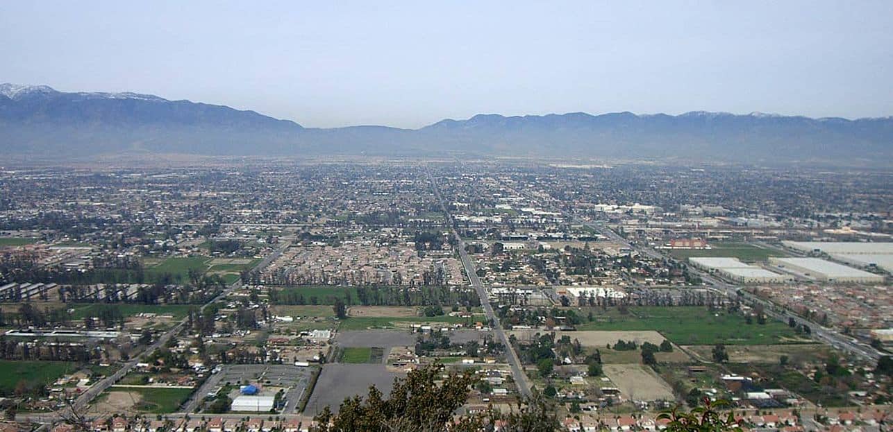 Single in Fontana, CA? 9 Places and Apps to Find a Date