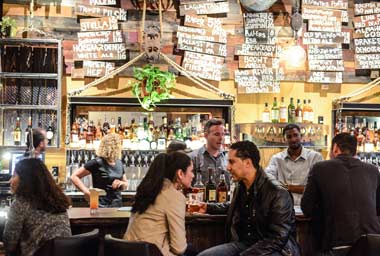 Mad Oak Bar