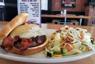 Salinas Sports Tavern