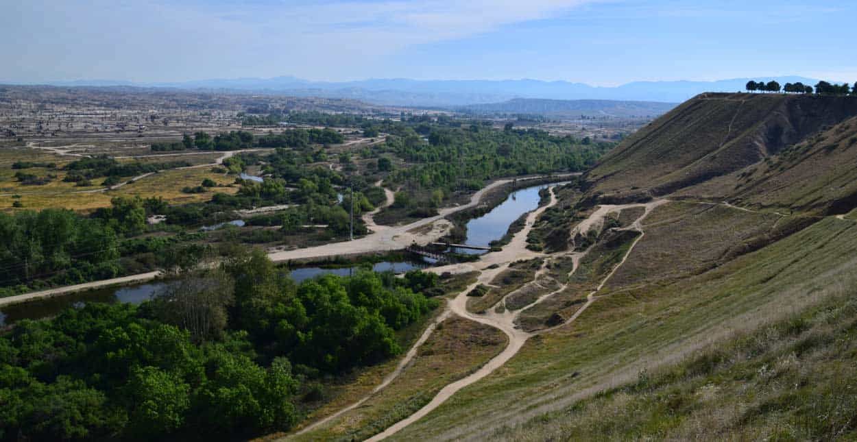 Single in Bakersfield, CA? 9 Places and Apps to Find a Date