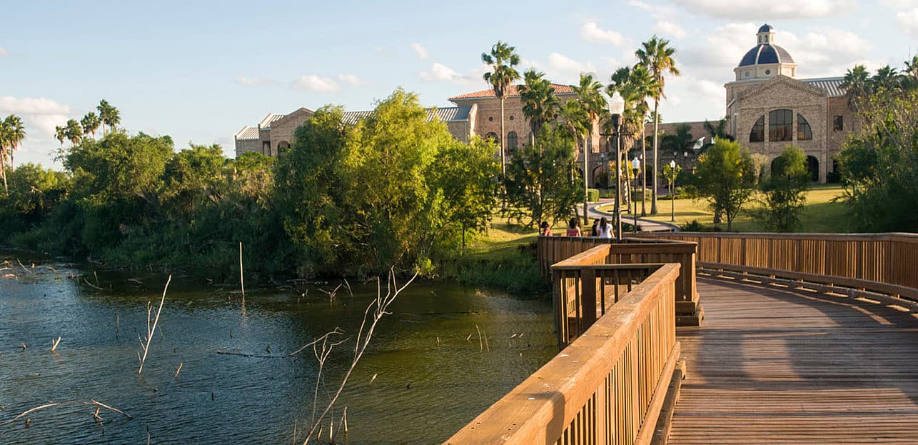 Single in Brownsville, TX? 9 Places and Apps to Find a Date