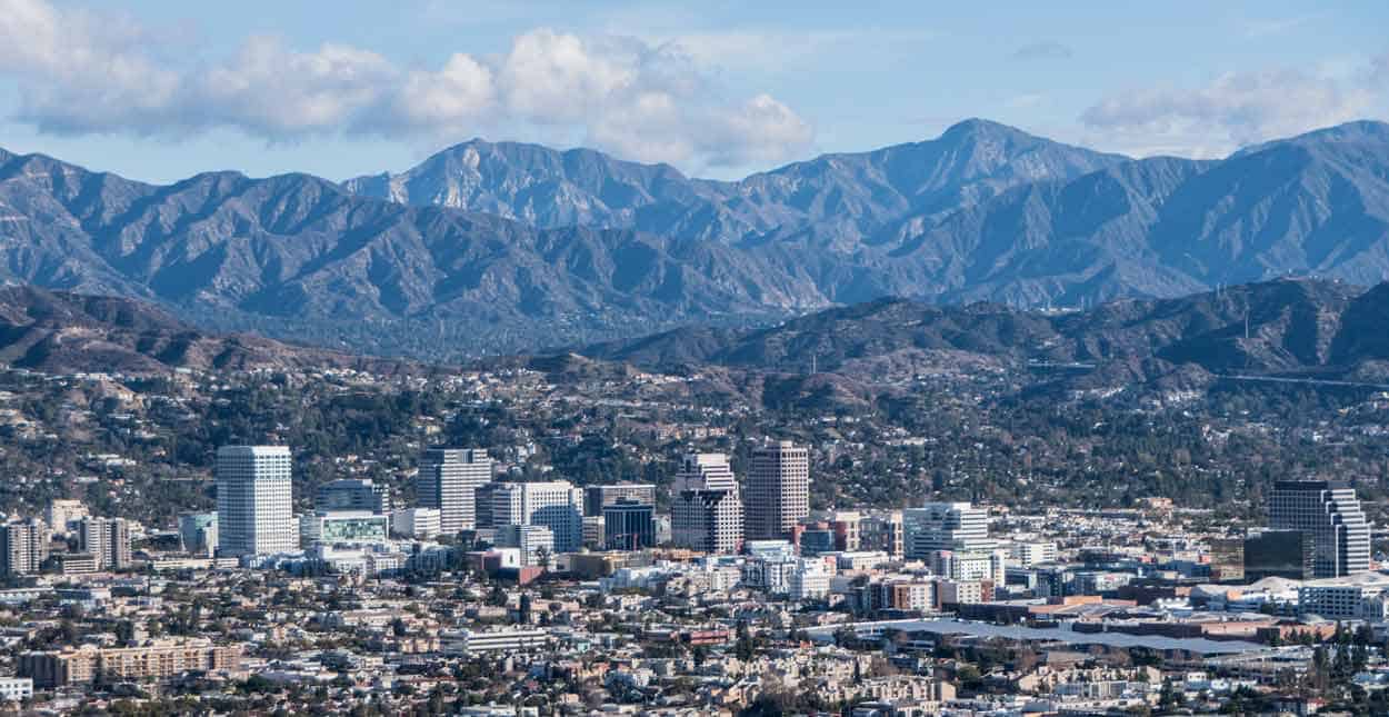 Single in Glendale, AZ? 9 Places and Apps to Find a Date