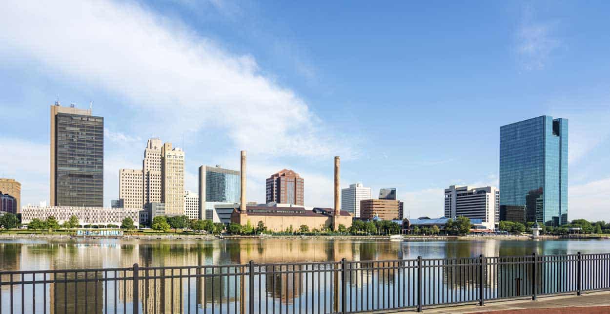 Single in Toledo, OH? 10 Places and Apps to Find a Date