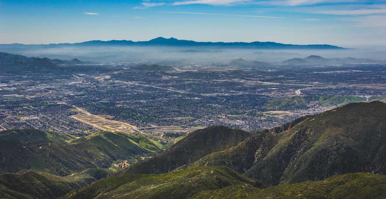 Single in Santa Ana, CA? 10 Places and Apps to Find a Date