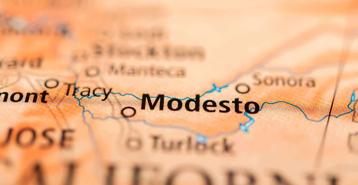 Single in Modesto, CA? 9 Places and Apps to Find a Date