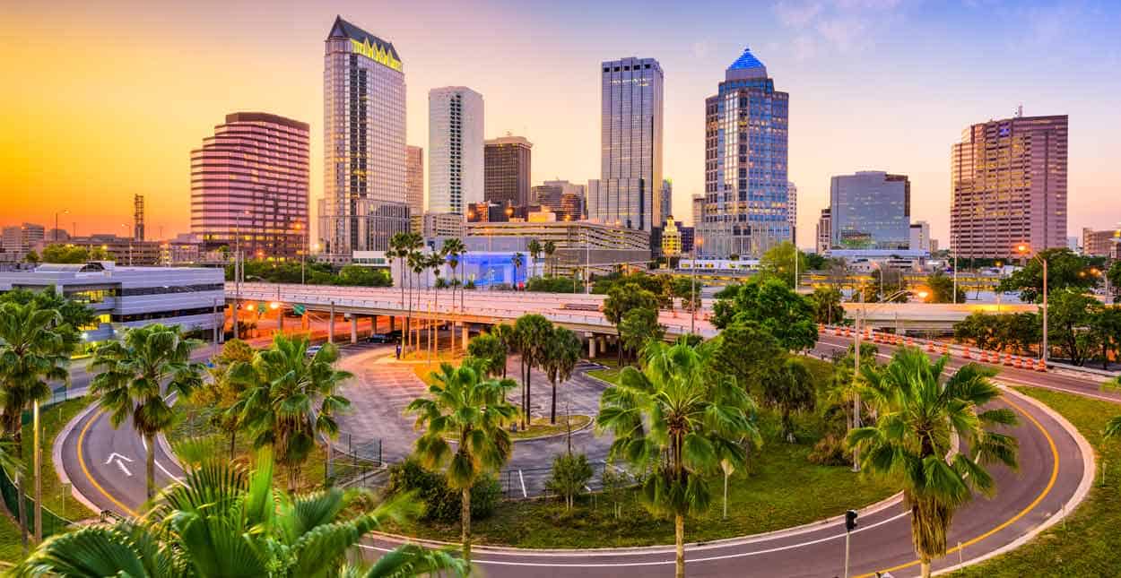 Single in Tampa, FL? 10 Places and Apps to Find a Date