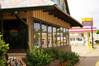 Harry’s Uptown Bar & Grill