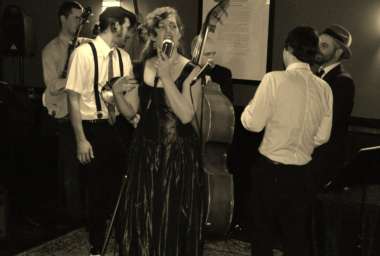 SpeakEZ Lounge