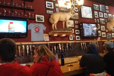 Van’s Dive Bar