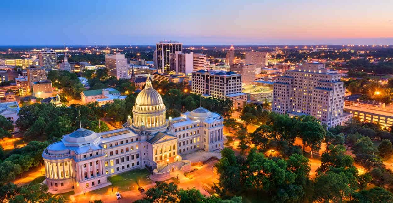 Single in Jackson, MS? 9 Places and Apps to Find a Date