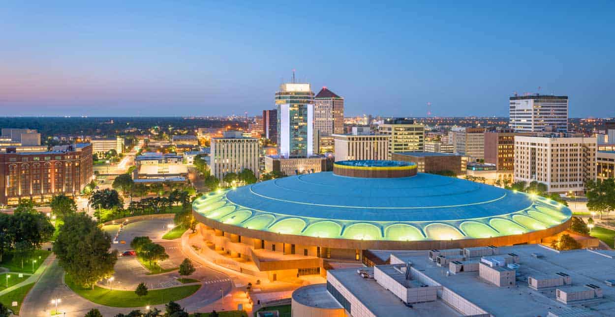 Single in Wichita, KS? 12 Places and Apps to Find a Date