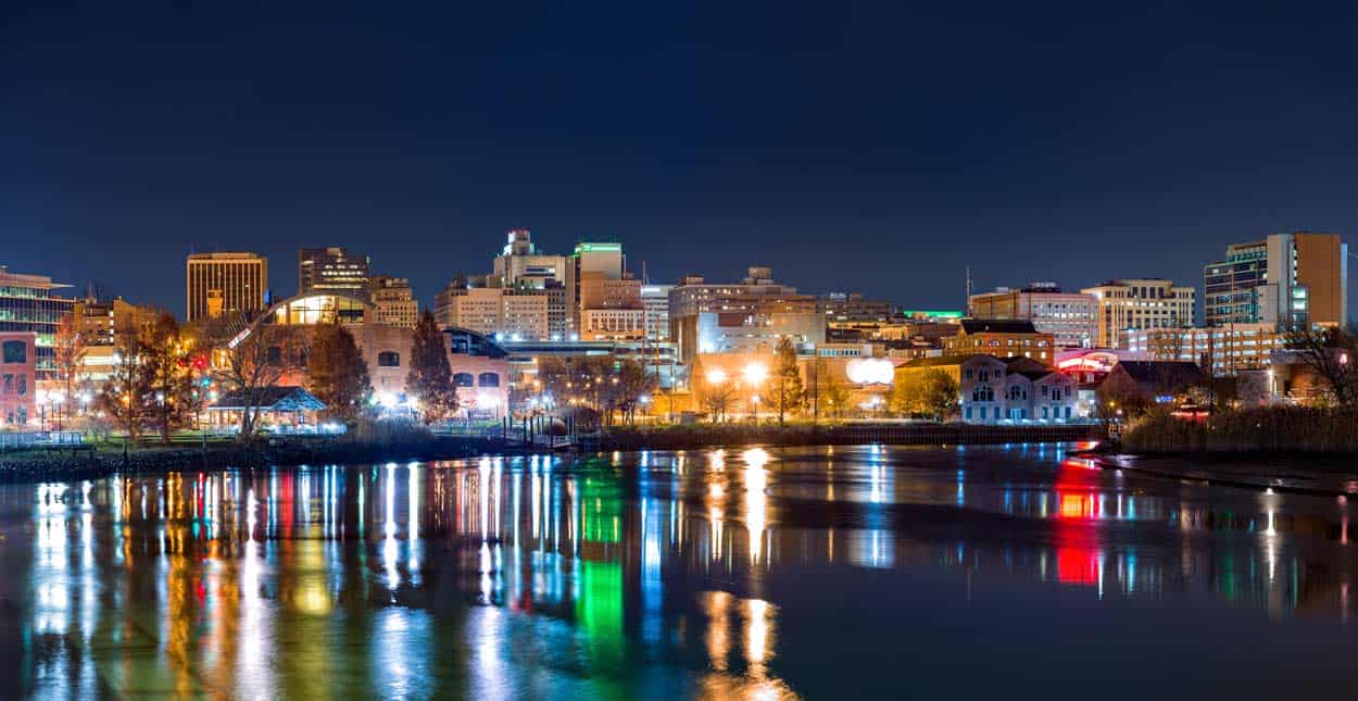 Single in Wilmington, DE? 10 Places and Apps to Find a Date