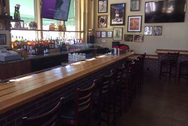 Dubber's Oldtown Bar & Grill