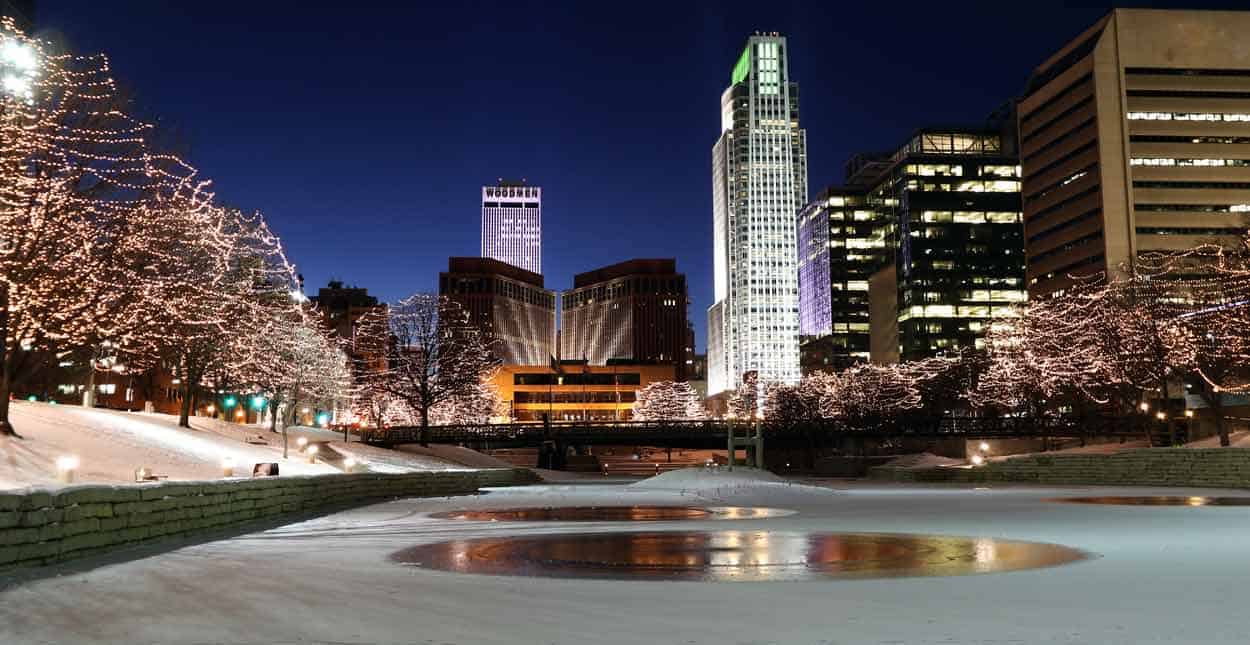 Single in Omaha, NE? 9 Places and Apps to Find a Date