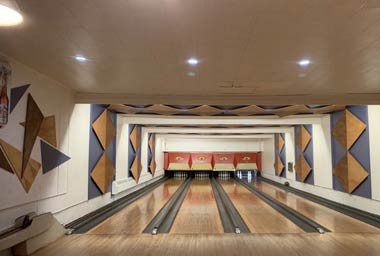 Paul's Bar &amp; Bowling