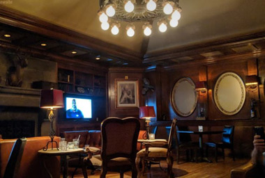 Cool River Café and Steakhouse