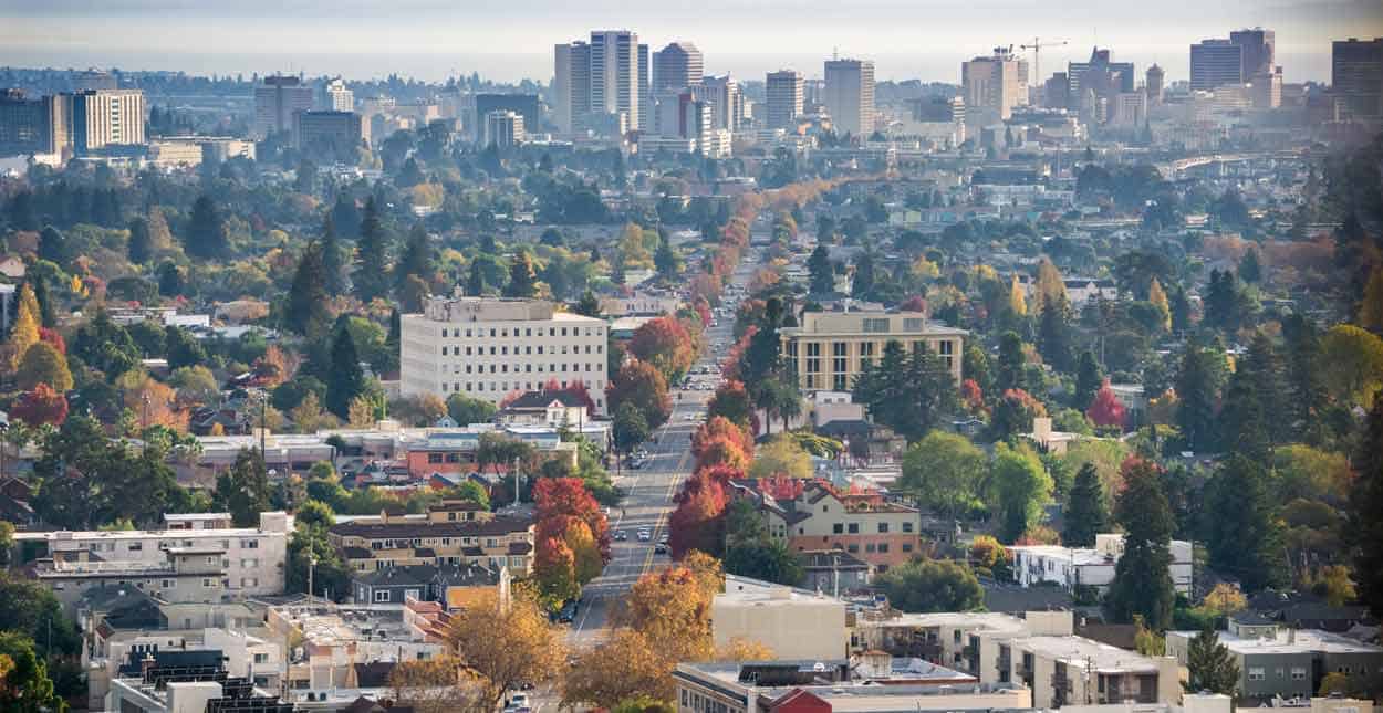 Single in Oakland, CA? 10 Places and Apps to Find a Date