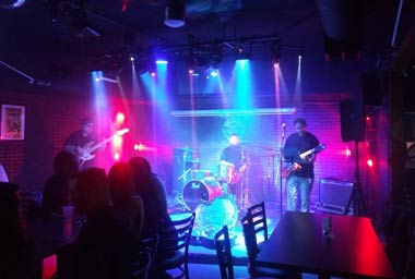 Big Shotz Bar & Grill