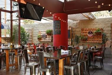Salut Kitchen Bar