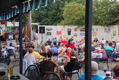 Mac's Tavern