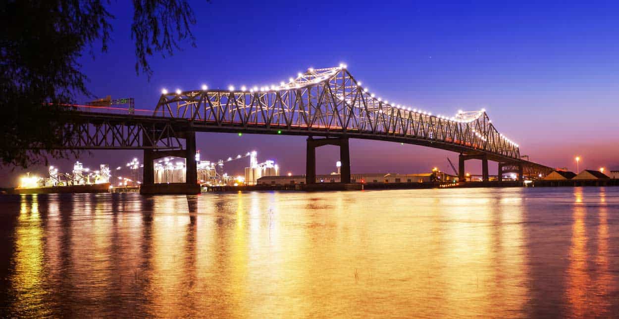 Single in Baton Rouge, LA? 9 Places and Apps to Find a Date