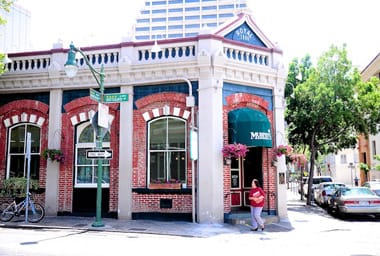 Murphy's Bar and Grill